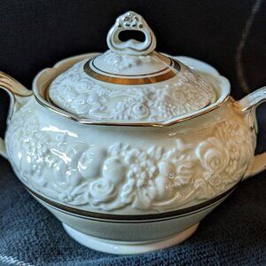 Vintage Crown Ducal Florentine Gold Band 2057 Sugar Bowl With Lid–c  1950s/1960s